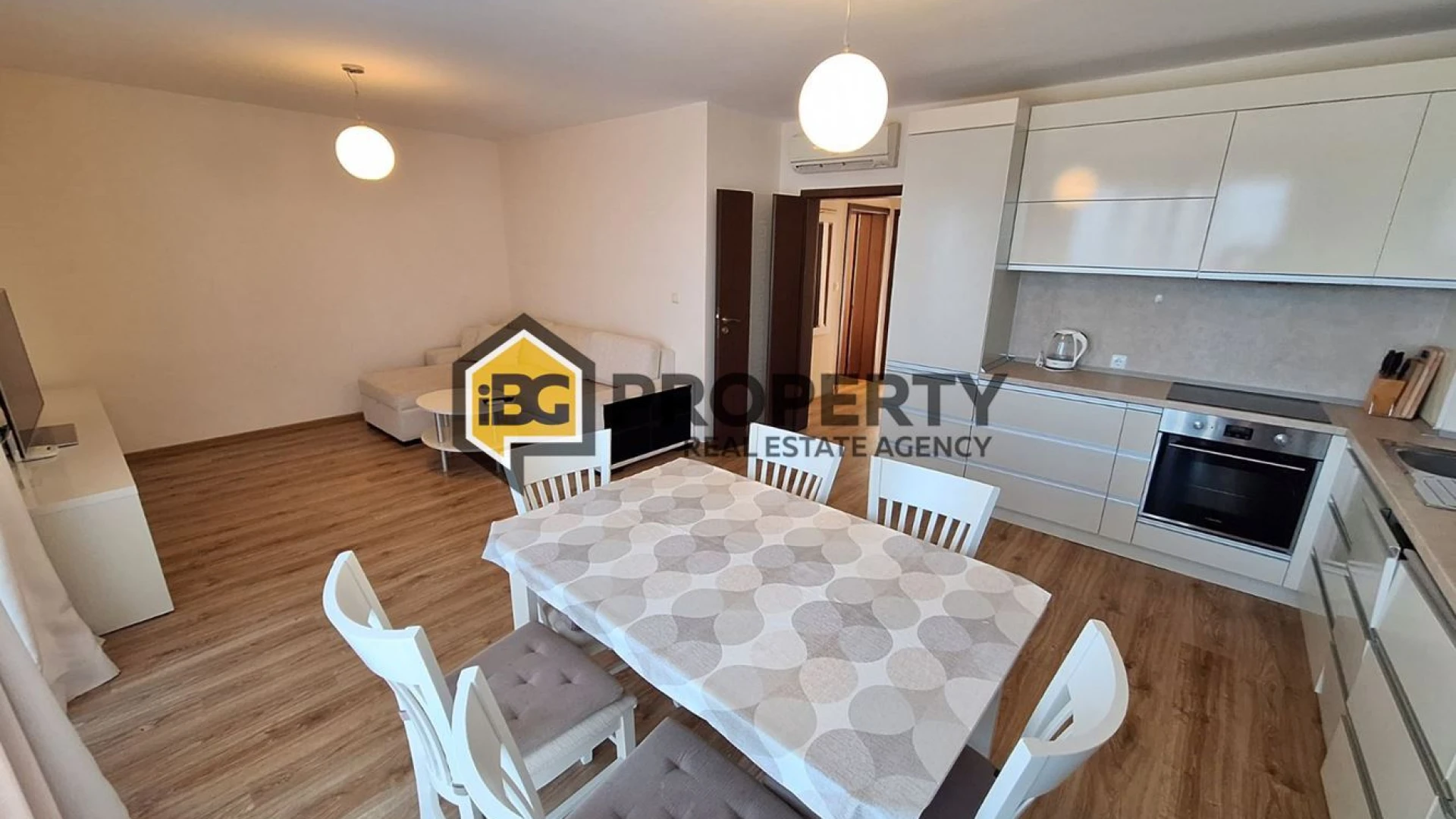 Apartment mit zwei Schlafzimmern und zwei Bädern in Byala